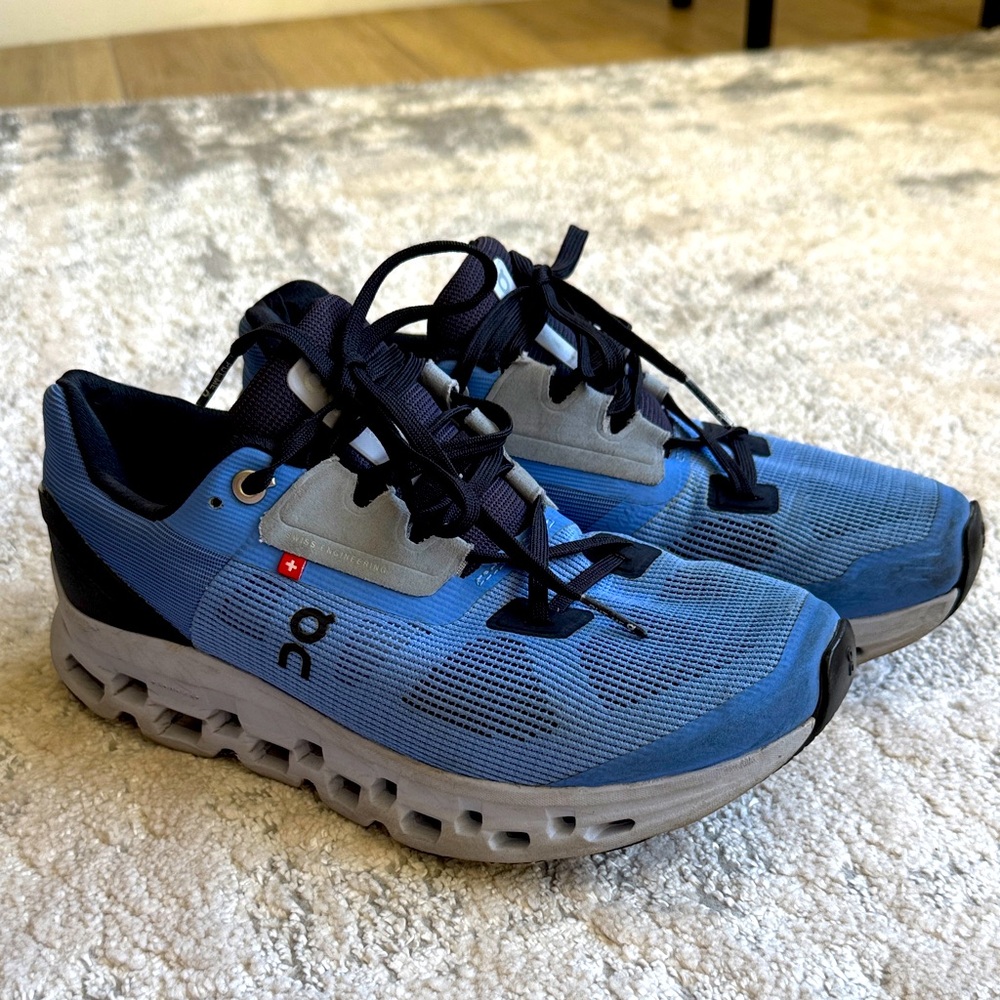 Women’s On Running CloudStratus size 7 Blue and Gray Athletic Shoes